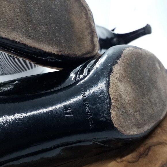 BALENCIAGA Vernice Vogue Size 7 Euro 37 Black Patent Kitten Heels - Picture 3 of 6